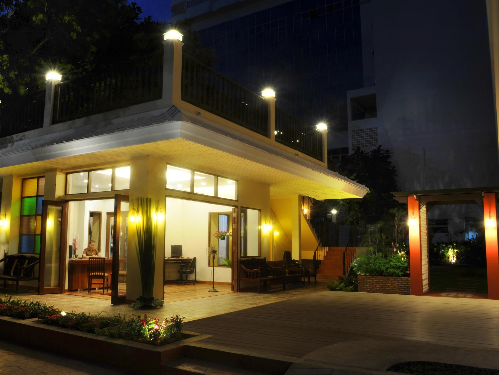 Hotel Baan Khun Nine Pattaya Exterior foto